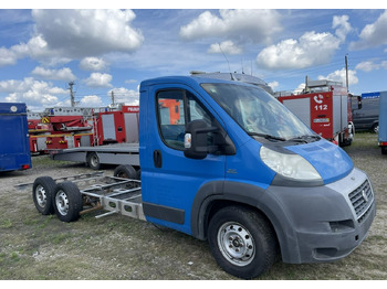 Van pengiriman FIAT Ducato 3.0