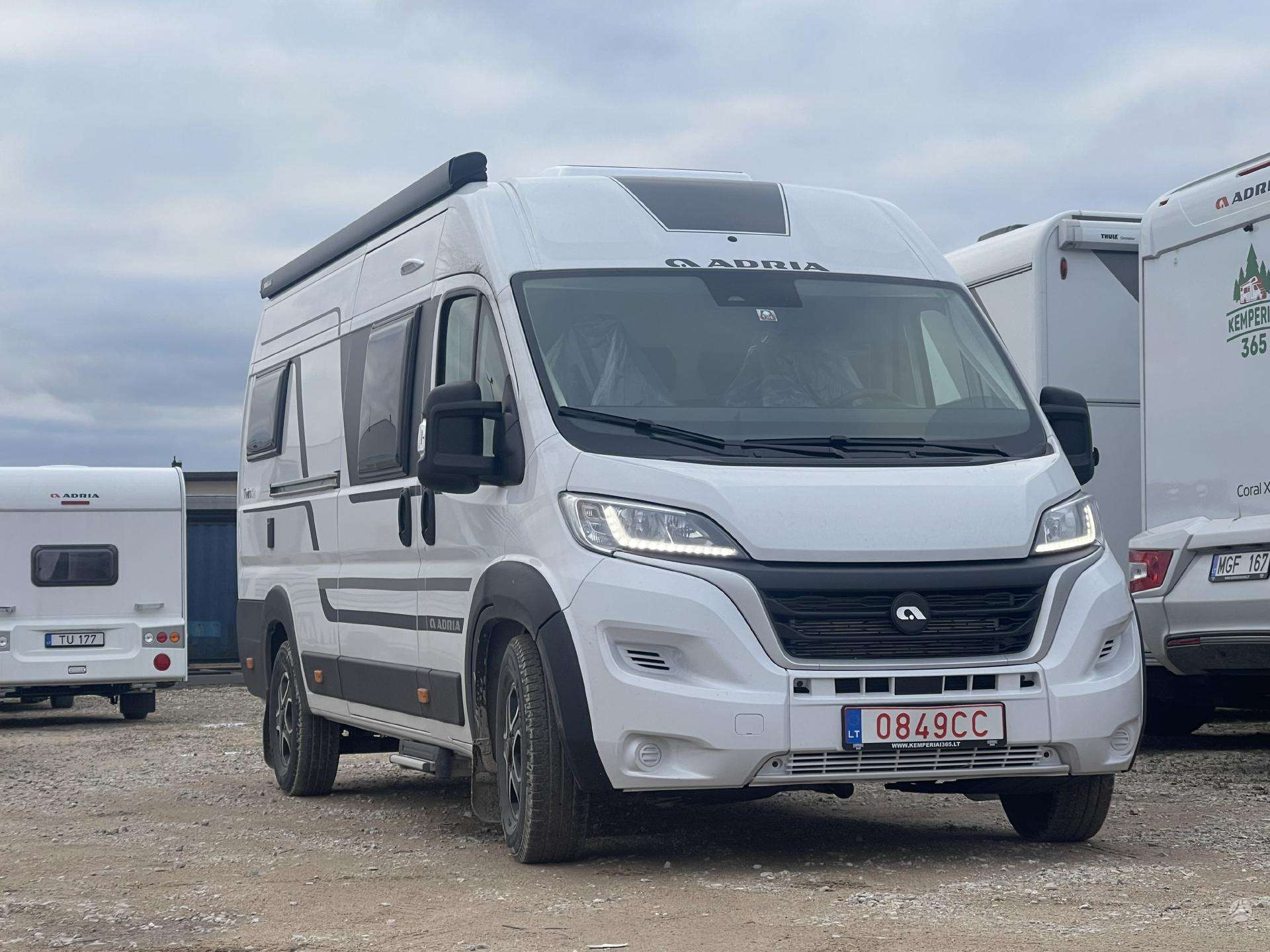 Mobil kemping ADRIA Twin