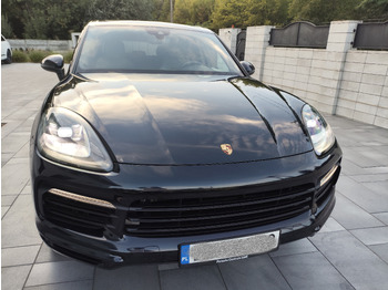 Mobil PORSCHE