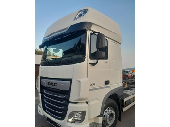 Truk sasis DAF XF 106 450