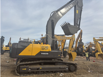 Ekskavator perayap VOLVO EC240