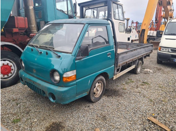 Truk flatbed HYUNDAI