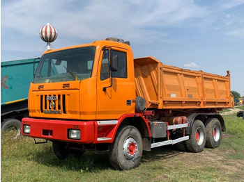 Truk jungkit IVECO Astra
