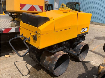 Roller jalan JCB