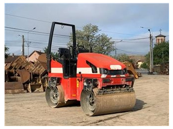 Roller jalan JCB