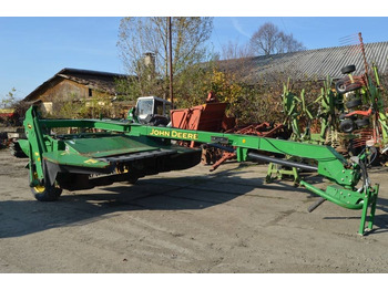 Mesin pemotong padang rumput JOHN DEERE