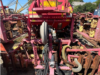 Menggabungkan bor benih Vaderstad Rapid400F: gambar 3
