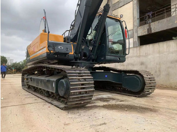 Ekskavator perayap HYUNDAI