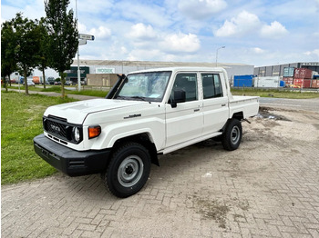 Truk pikap TOYOTA Land Cruiser