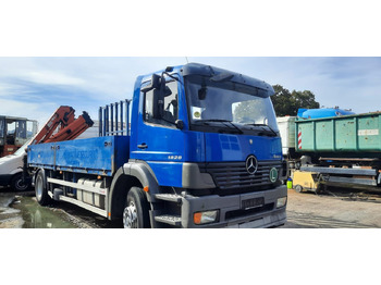Truk flatbed MERCEDES-BENZ