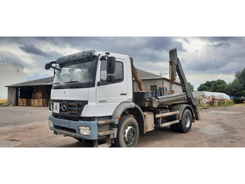 Truk skip loader MERCEDES-BENZ