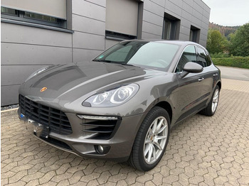 Mobil PORSCHE