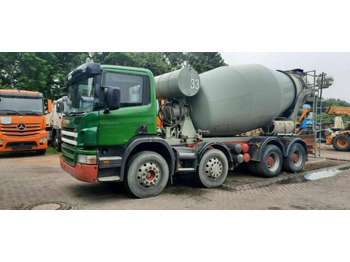 Truk pengaduk beton SCANIA P