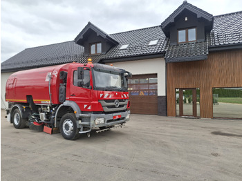 Penyapu jalan BUCHER