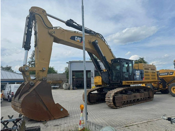 Ekskavator perayap CATERPILLAR 390