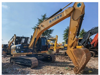 Ekskavator perayap CATERPILLAR 323D2L