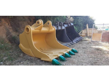 Ember ekskavator CATERPILLAR