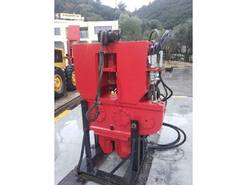 Ekskavator perayap CATERPILLAR