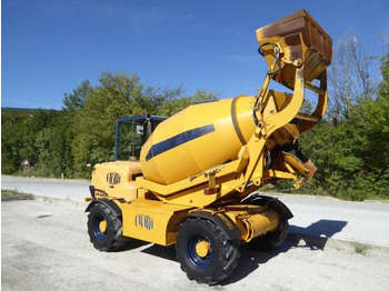 Truk pengaduk beton