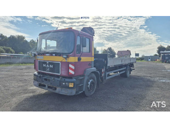 Truk flatbed MAN 8.224