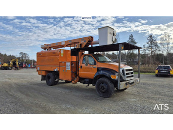 Platform udara yang dipasang di truk FORD