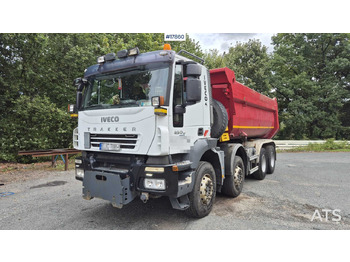 Truk jungkit IVECO Trakker