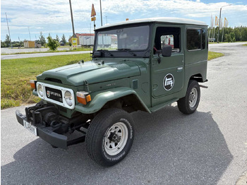 Mobil TOYOTA Land Cruiser