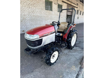 Traktor YANMAR