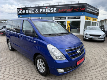 Van penumpang HYUNDAI