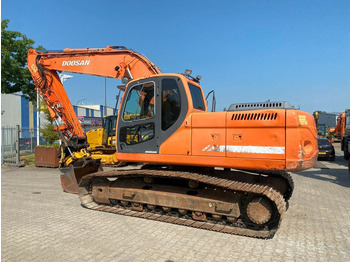 Ekskavator perayap DOOSAN DX225LC-3