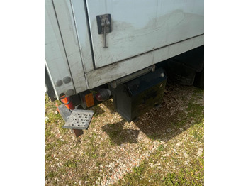 Truk box iveco 75e190: gambar 2 Truk box iveco 75e190: gambar 2