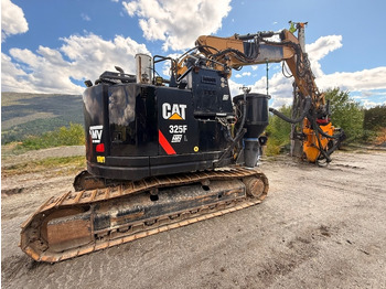Ekskavator CATERPILLAR 325FL