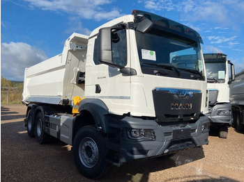 Truk jungkit MAN TGS 33.440