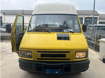 Bus sekolah IVECO