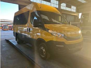 Bus sekolah IVECO Daily
