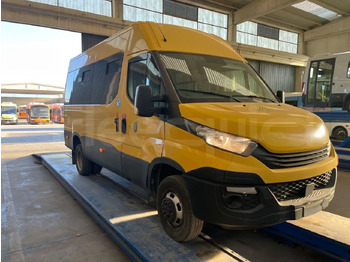 Bus sekolah IVECO Daily