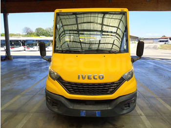 Bus sekolah IVECO