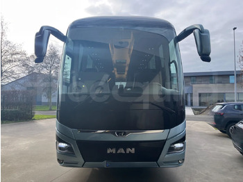 Bus pariwisata MAN Lion's Coach