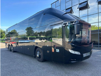 Bus pariwisata NEOPLAN