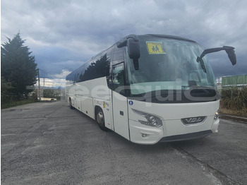 Bus pariwisata BOVA