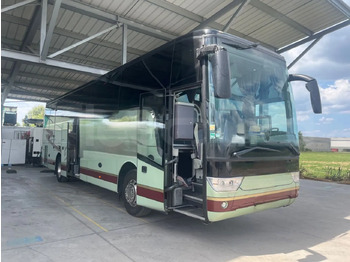 Bus pariwisata VAN HOOL
