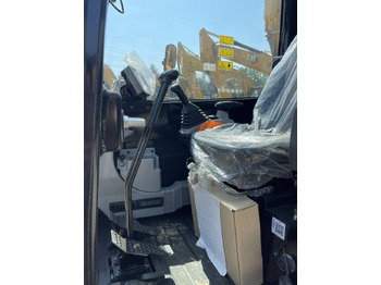 Ekskavator perayap CAT 305.5: gambar 3