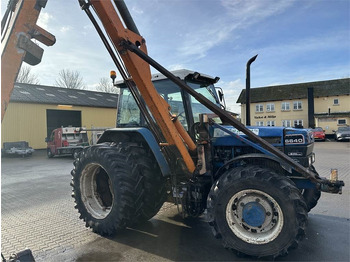 Traktor FORD