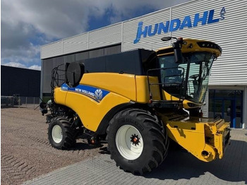 Pemanen gabungan NEW HOLLAND CR series