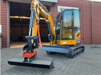 Ekskavator mini XCMG xe27e med rototilt: gambar 2
