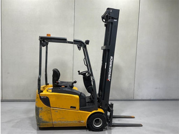 Forklift listrik JUNGHEINRICH EFG