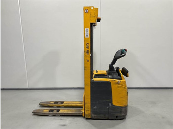 Penumpuk Jungheinrich ERC 214: gambar 3