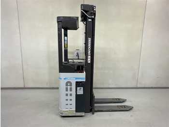 Penumpuk UNICARRIERS