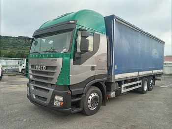 Truk dengan terpal samping IVECO