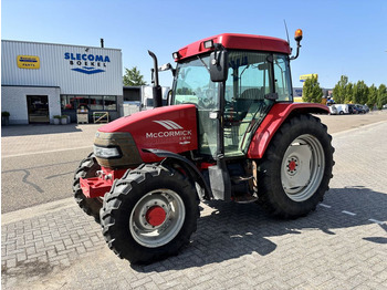 Traktor McCORMICK